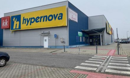 Namiesto bývalej Hypernovy chce majiteľ otvoriť nové obchodné centrum