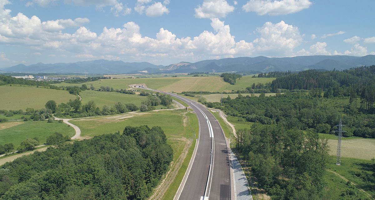 Jedna z najväčších diaľničných stavieb na Slovensku je pred dokončením