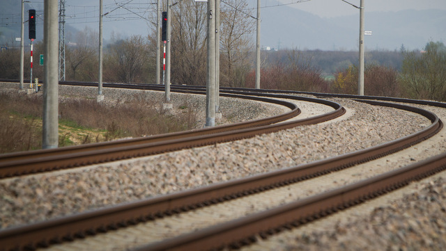 Železničnú dopravu medzi Nitrou a Prievidzou zlepší rekonštrukcia trate