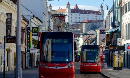 Bratislavský dopravný podnik plánuje zaobstarať desať obojsmerných električiek za 26,9 milióna eur
