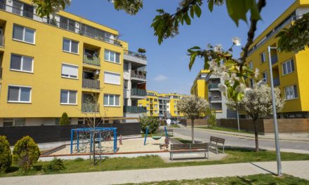 Nedostatok bývania v Bratislave sa prehlbuje. Ceny trojizbových bytov sa zvýšili
