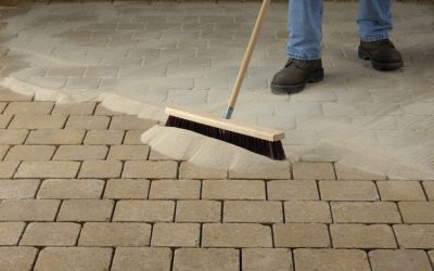 Polymérový piesok do škár pre betónové dlažby a terasové platne
