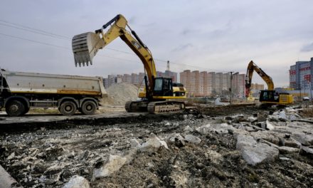 Na trase električky v Petržalke búrajú premostenie Rusovskej cesty